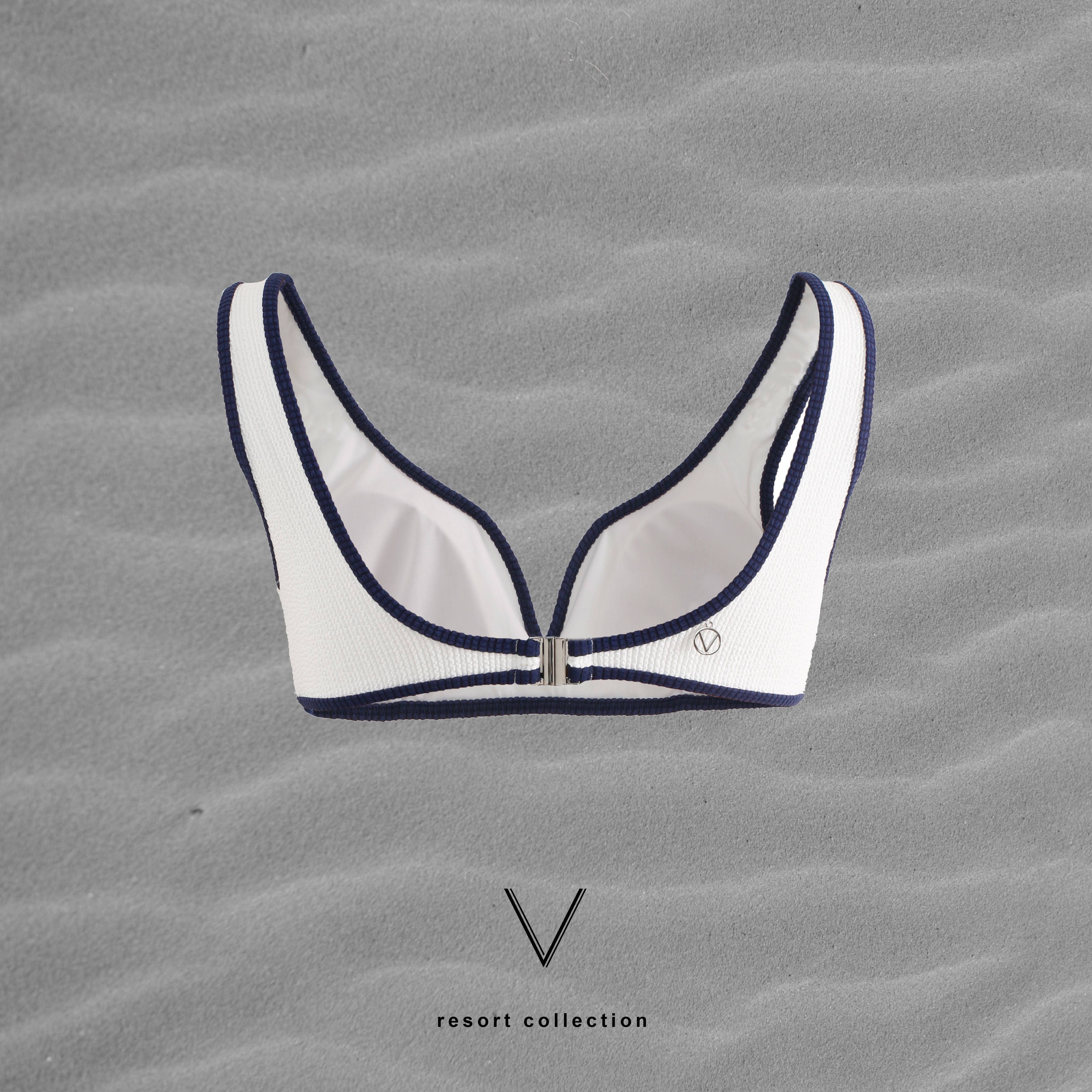 RESORT COLLECTION WHITE TRIM NAVY BRA