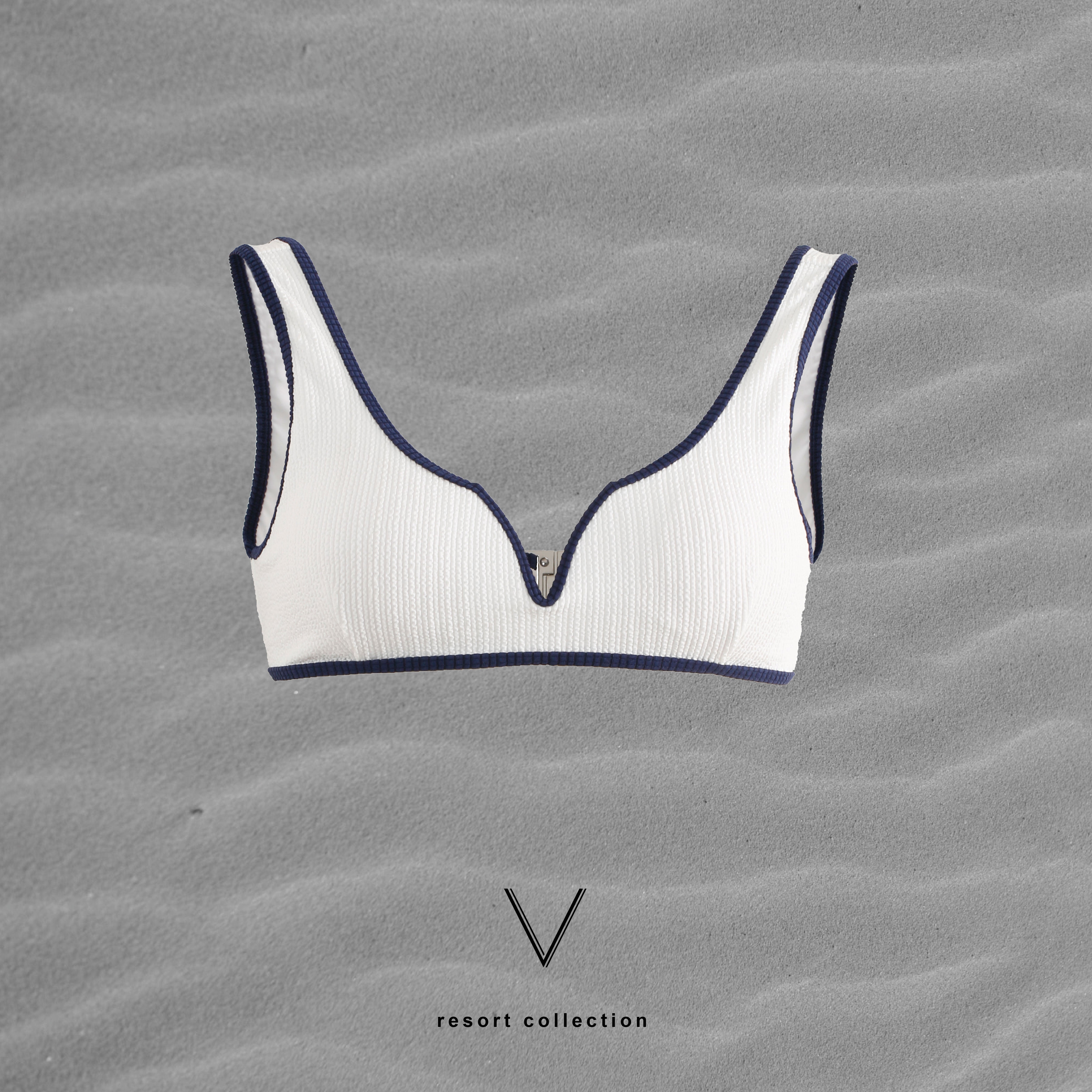 RESORT COLLECTION  WHITE TRIM NAVY BRA